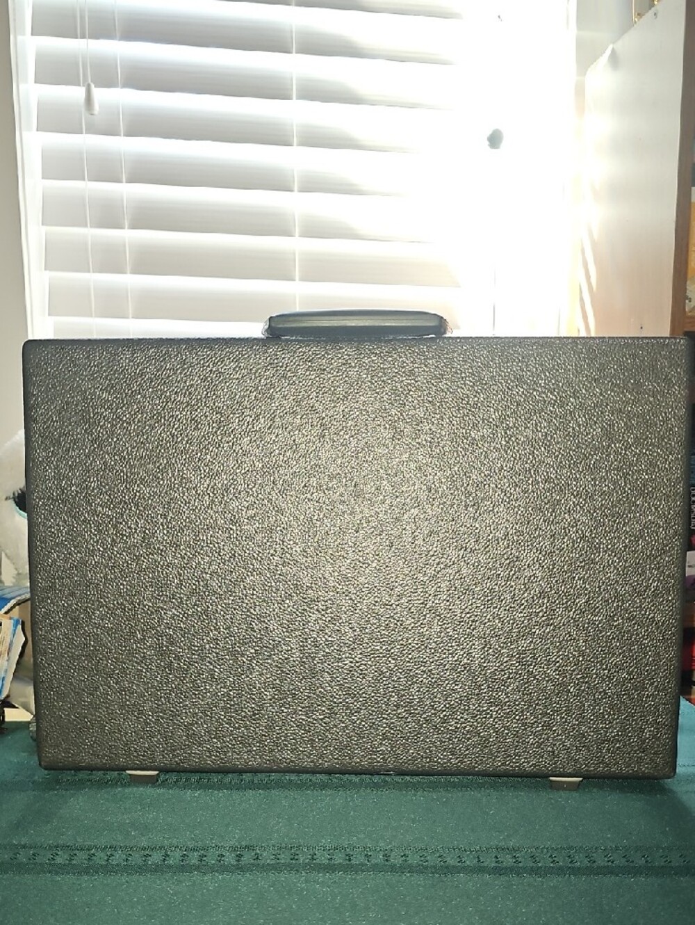 Samsonite Black Hard-Shell Case - Picture 3 of 9